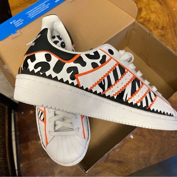 Adidas - Picture 2 of 4